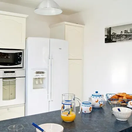 Bretteville-sur-ay Sleeps 6