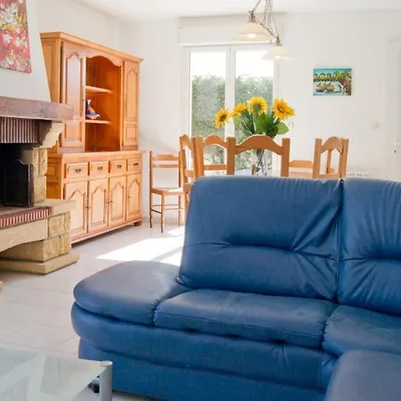 Bretteville-sur-ay Sleeps 6
